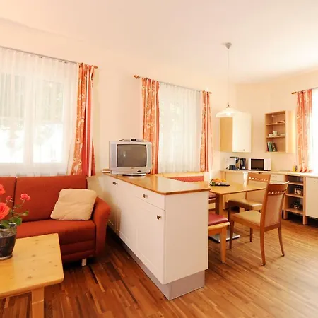 Weingut Familie Schuster Bed & Breakfast 3*