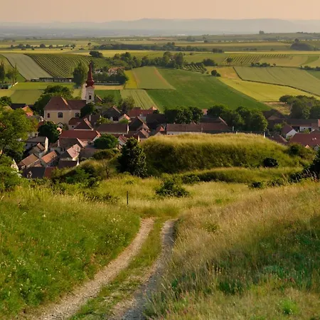 Weingut Familie Schuster فندق مبيت وإفطار 3*