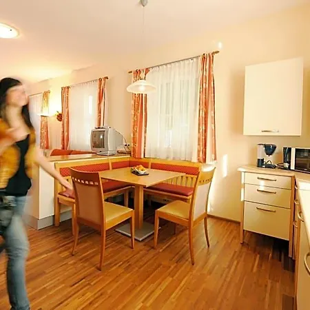 Weingut Familie Schuster Bed & Breakfast Grossriedenthal