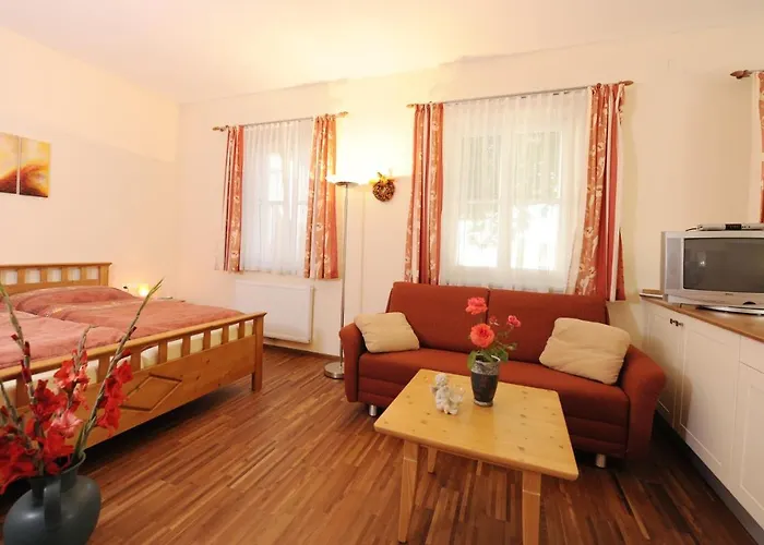 Weingut Familie Schuster 3*