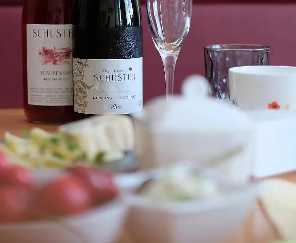 Weingut Familie Schuster Bed & Breakfast 3*